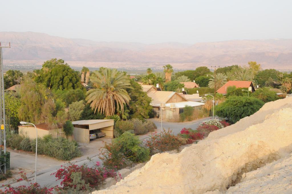 Dead Sea Dawn Neot HaKikar Exterior photo
